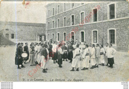 A LA CASERNE .  La Lecture Du Rapport . - Caserme