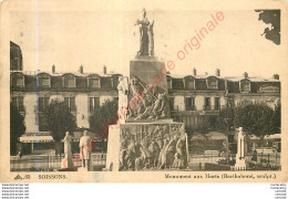 02.  SOISSONS .  Monument Aux Morts . - Soissons
