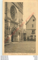 79.  THOUARS .  Façade De L'Eglise Saint-Médard Et Hostellerie AU BON SAINT-MEDARD . - Thouars