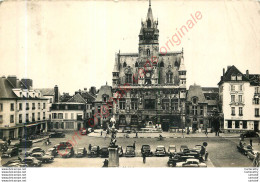 60.  COMPIEGNE .  Place De L'Hôtel De Ville . - Compiegne