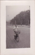 Cyclisme - Carte Photo -  Belgique - Souvenir De Bruxelles - Livraison A Velo - Radsport