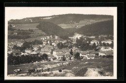 AK Couvet, Blick Von Einer Anhöhe Auf Den Ort  - Couvet