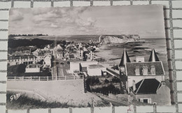 Arromanches. Les Tourelles Et Vue D'ensemble - Arromanches