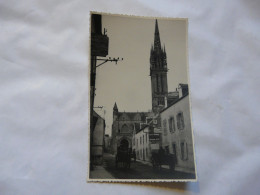 RARE - CARTE PHOTO 29 FINISTERE - ST POL DE LEON : Scène Animée (attelages) - Enseignes (Petit Beurre, Société Générale) - Saint-Pol-de-Léon