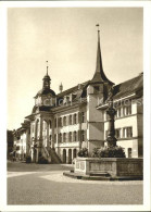 11954074 Zofingen Rathausplatz Mit Niklaus Thut Brunnen Zofingen - Autres & Non Classés