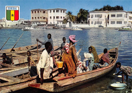 République Du SENEGAL  SAINT LOUIS Les Pirogues  N° 8 \MK3005 - Senegal
