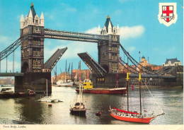 Navigation Sailing Vessels & Boats Themed Postcard London Tower Brdge - Voiliers