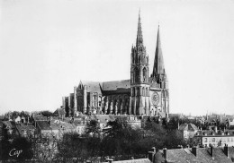 28  CHARTRES  Vue Sur La Cathédrale  édition C.A.P   N° 120 \MK3007 - Chartres