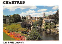 28  CHARTRES   Les Trois Chevets   N° 151 \MK3007 - Chartres