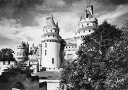 60 PIERREFONDS Le Chateau Reconstitution De Viollet Le Duc  Tours Jules César Charlemagne Et ARTHUS   N° 3 \MK3008 - Pierrefonds