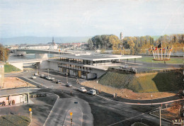 STRASBOURG  Le Pont De L'Europe Entre La France Et KEHL   N°161 \MK3021 - Strasbourg