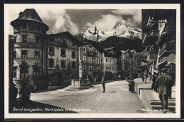 AK Berchtesgaden, Marktplatz Mit Geschäften Und Blick Auf Den Watzmann  - Berchtesgaden