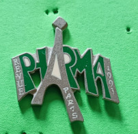 Pin's Revue 1993 Pharma Paris Tour Eiffel Pharmacie Medical - Geneeskunde