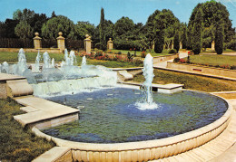 04 Gréoux-les-Bains Les Jardins Et Les Jets D'eau  N° 38 \MK3035 - Gréoux-les-Bains