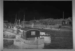 PLAQUE DE VERRE. PÉNICHE PORT DE NANTES. LES COUËTS. LOIRE-ATLANTIQUE. VERS 1950 - Diapositivas De Vidrio