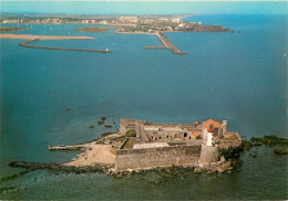 LE CAP D AGDE Vue Aerienne Sur Le Fort Brescou Et La Station Balneaire Du Cap 5(scan Recto-verso) MD2504 - Agde