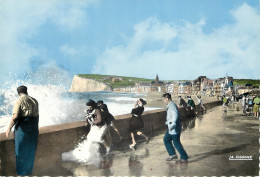 LE TREPORT La Digue Par Gros Temps 27(scan Recto-verso) MD2516 - Le Treport