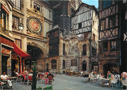 ROUEN Au Pied Du Beffroi Et Du Gros Horloge Tres Belle Fontaine 8(scan Recto-verso) MD2520 - Rouen