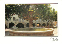 UZES 1er Duche De France La Fontaine De La Place De La Republique 13(scan Recto-verso) MD2532 - Uzès