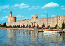 AIGUES MORTES La Tour De Constance Et Les Remaprts Cote Ouest Vus Du Chenal Maritime 27(scan Recto-verso) MD2537 - Aigues-Mortes