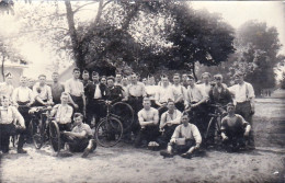 Carte Photo - Cyclisme -  Regiment - Militaires En Pose Avec Les Velos - Autres & Non Classés