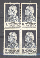 France  :  Yv  789  **   Bloc De 4 - Unused Stamps