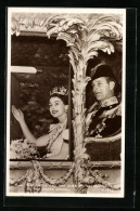 Pc Königin Elizabeth II. Von England Mit Dem Herzog Von Edinburgh In Der Staatskarosse  - Familias Reales