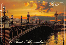 PARIS Le Pont AlexandreIII  34 (scan Recto Verso)ME2676TER - Andere Monumenten, Gebouwen