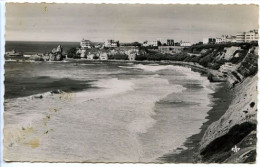 CPSM 9 X 14 Pyrénées Atlantique BIARRITZ La Plage Des Basques Et Le Rocher De La Vierge - Biarritz