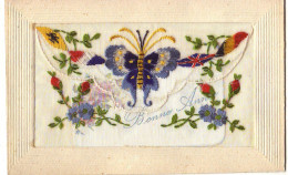 N°17352 - Carte Brodée Avec Rabat - Papillon, Drapeaux Et Fleurs - Borduurwerk