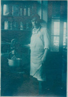 Anonymous Person Cooking Vintage Photo - Anonyme Personen
