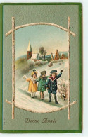 N°19484 - Carte Gaufrée - Bonne Année - Enfants Marchant Dans La Neige - Nouvel An