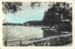 ROMANIA LACUL SNAGOV VIEW, PARK, PEOPLE, BOATS, BUILDING - Rumänien