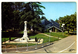 CPSM  10.5 X 15 Isère MONTBONNOT  Le Monument Aux Morts Et La Maison Pour Tous - Otros & Sin Clasificación