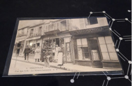 Carte   Postale   GRANVILLE Rue Des Juifs La Maison  LAVERINE   (fabrique De Gants ) - Granville