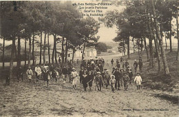 - Vendée -ref-F200- Sables D Olonne - Jeunes Parisiens Dans Les Pins De La Rudelière - - Sables D'Olonne