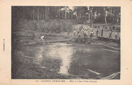 Congo Brazzaville - Mise à L'eau D'une Pirogue - Ed. J. F. 22 - Autres & Non Classés