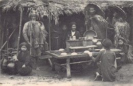 Viet-Nam - TONKIN - Trio De Mendiants Devant Un Restaurant Annamite - Ed. P. Dieulefils 640 - Viêt-Nam