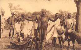 Burkina Faso - HOUNDÉ - Griot Excitant Les Danseurs - Ed. Nels  - Burkina Faso