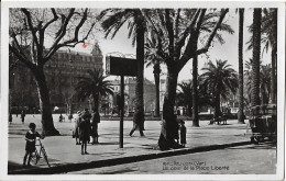 TOULON - Un Coin De La Place Liberté - Voiture Ancienne - Toulon