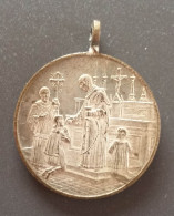 Pendentif Médaille Religieuse Fin XIXe Argenté "Souvenir De Ma 1ère Communion" Religious Medal - Godsdienst & Esoterisme