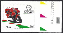 Italia 2023; Moto Ducati Vince Campionato Mondiale Moto GP 2022, Francobollo Con Codice Alfanumerico. Tariffa “A Zona 3" - 2021-...:  Nuevos