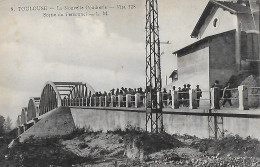 31)   TOULOUSE  - La Nouvelle Poudrerie - Sortie Du Personnel - Toulouse