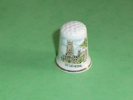 TB110G / Dé /Dés à Coudre / Etranger : Ely Cathedral - Thimbles