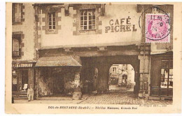 35   DOL DE BRETAGNE VIEILLES  MAISONS GRANDE RUE  CAFE PICREL 1946 - Dol De Bretagne