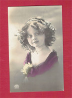 XB1277 JEUNE FILLE, ENFANT, GIRL FAMOUS CHILD MODEL SHIRLEY ASHTON IN PINK LACE RPPC - Ritratti