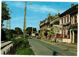 57 - BELLE CARTE : ROMBAS - RUE DE LA GARE - RUE ANIMÉE COMMERCES VOITURES ANCIENNES - MOSELLE - Otros & Sin Clasificación