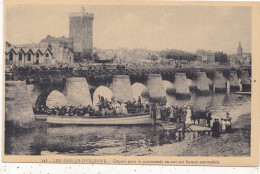 85. LES SABLES D'OLONNE .CPA . DEPART POUR LA PROMENADE EN MER SUR BATEAU AUTOMOBILE. - Sables D'Olonne