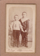 Ancienne Photographie CDV XIXe Zagel Paris Portrait Plein Pied Jeunes Garçons Frères En Vareuses Qui Se Tiennent La Main - Old (before 1900)