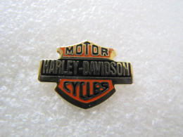 PIN'S    MOTO  HARLEY DAVIDSON   MOTOR CYCLES - Motos